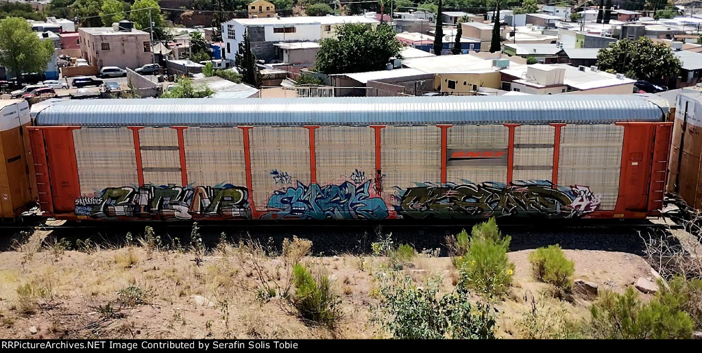 BNSF 28516 BNSF 302947 Con Grafiti 